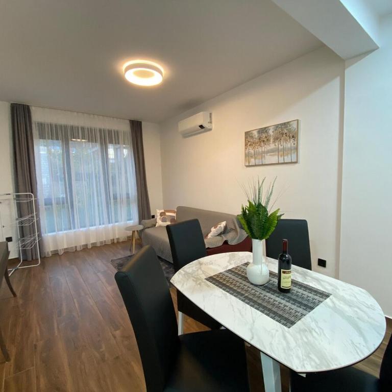 Aqua Tivat - Apartman sa 2 Spavaće Sobe i Balkonom - 19
