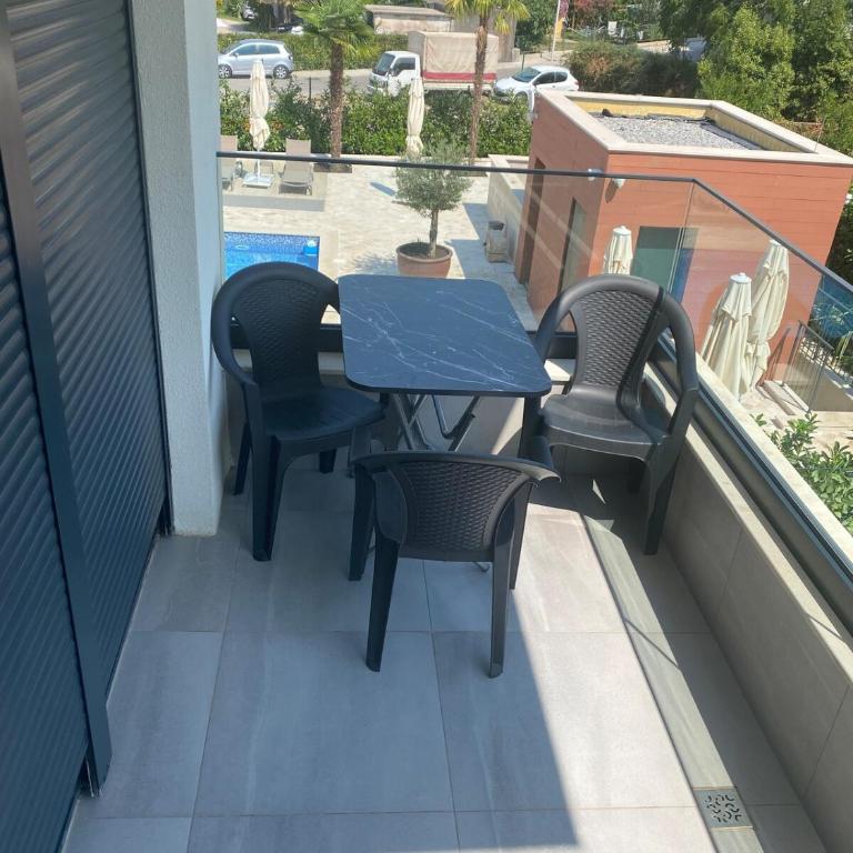 Aqua Tivat - Apartman sa 2 Spavaće Sobe i Balkonom - 21