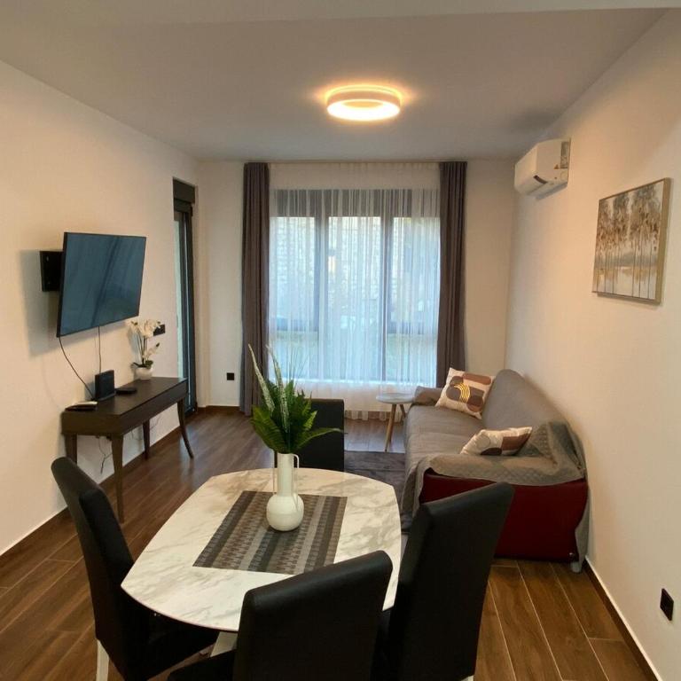 Aqua Tivat - Apartman sa 2 Spavaće Sobe i Balkonom - 23