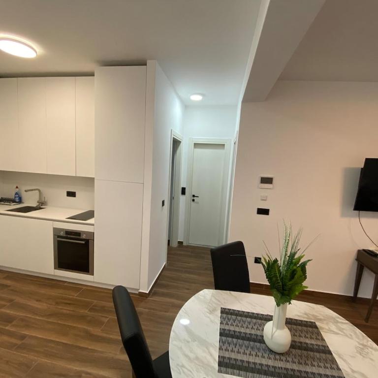 Aqua Tivat - Apartman sa 2 Spavaće Sobe i Balkonom - 31
