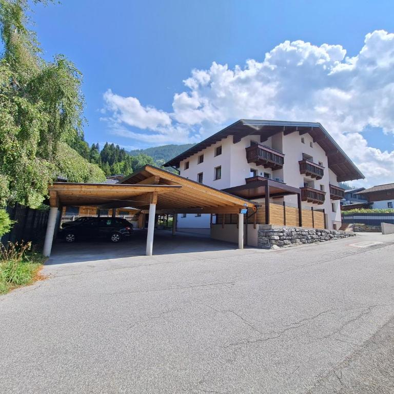 Mountainview Appartement mit Balkon und Carport - Appartamento con 1 Camera da Letto e Balcone - 2
