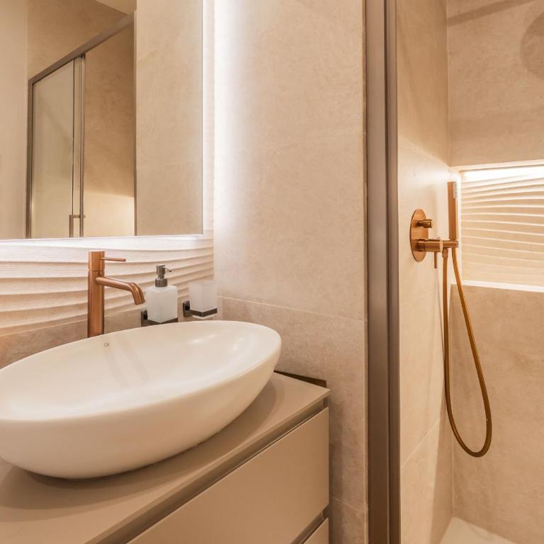 John's Cozy Apartment Near Lake - City Center - Stadium - One-Bedroom Apartment - 11