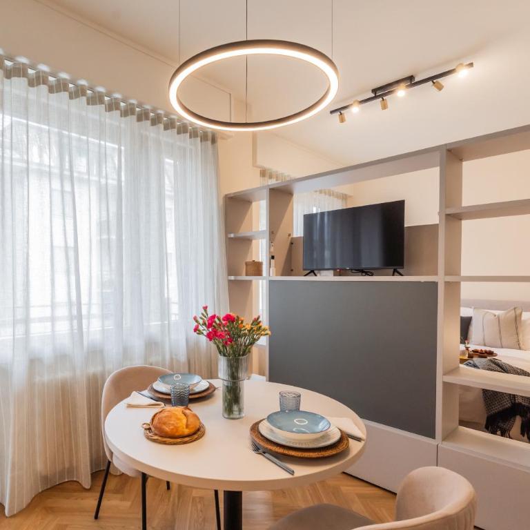 John's Cozy Apartment Near Lake - City Center - Stadium - One-Bedroom Apartment - 10