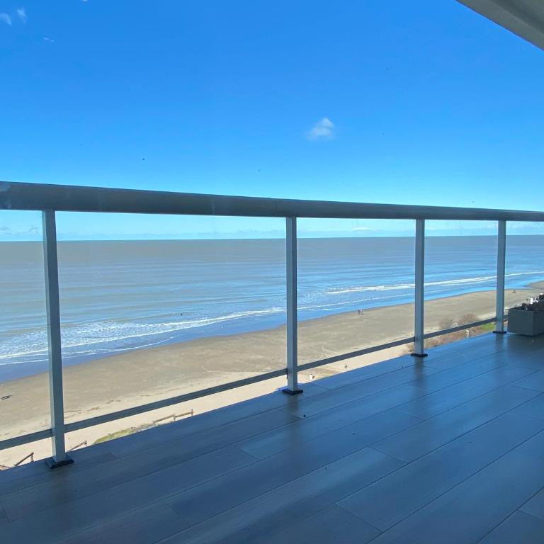 Departamento con vista al mar con cochera cubierta en San Bernardo - One-Bedroom Apartment - 1