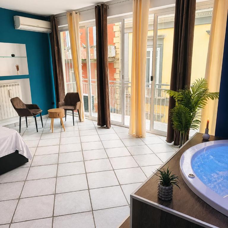 Partenope chiaia Suites & room's - Suite Queen con Vasca Idromassaggio - 33
