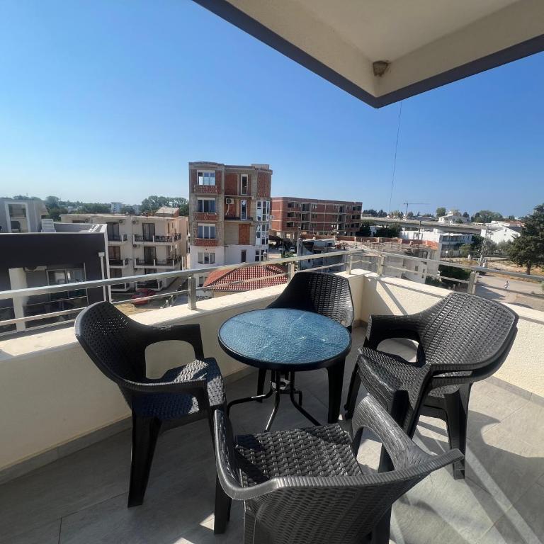 Maxhuri Apartments - Porodična Soba - 3