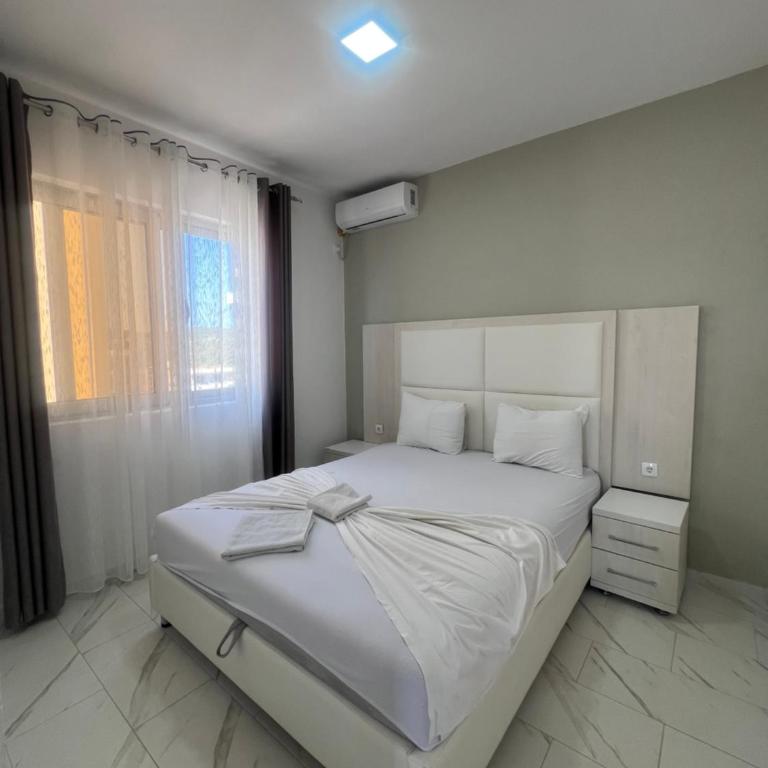 Maxhuri Apartments - Porodična Soba - 4