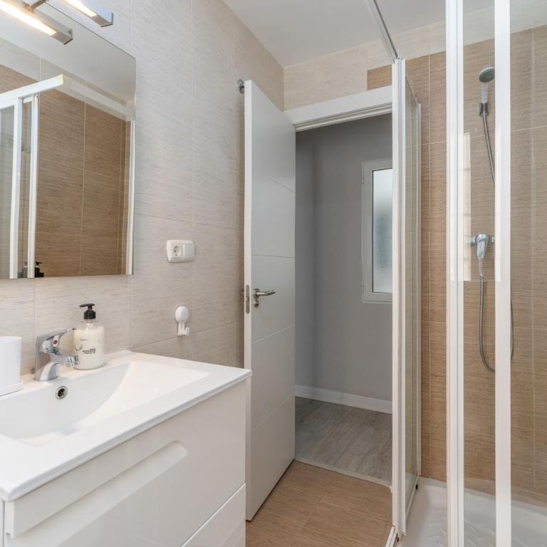 Apartamento Triviño Granada Centro - Appartamento Premium con 3 Camere da Letto e Balcone - 30