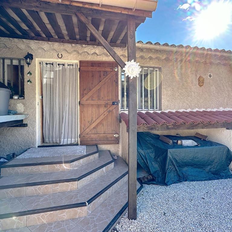 Le Lodge des Lattes - Maison de Vacances 3 Chambres - 32