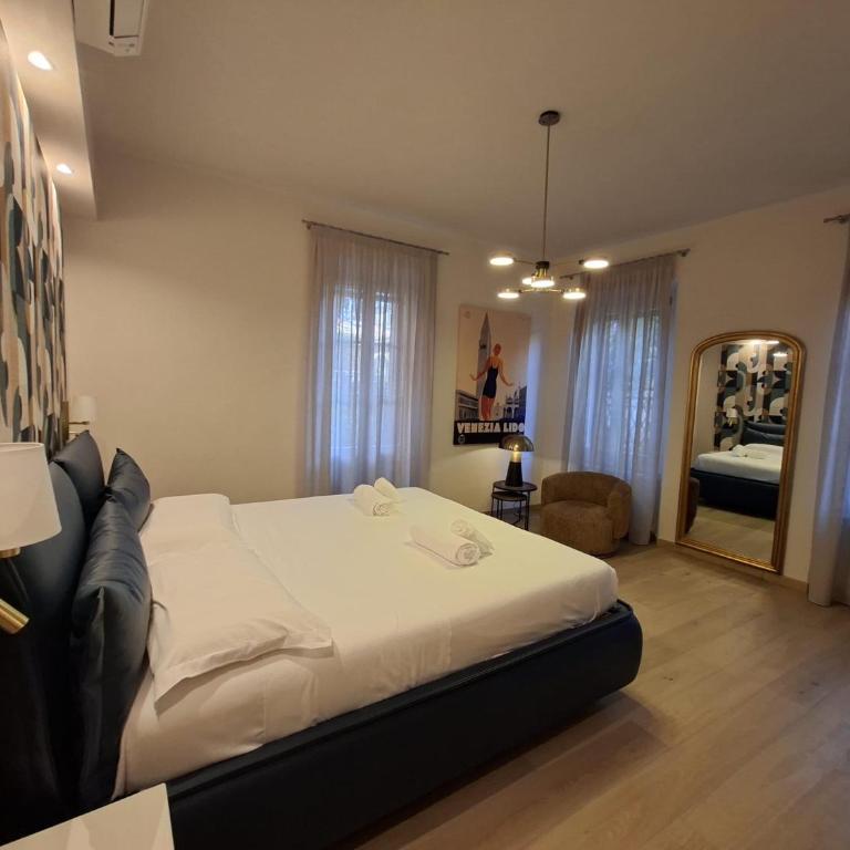 GuestHost - Suite San Lorenzo Chic Apartment with Private Courtyard - Apartment mit 1 Schlafzimmer - 11