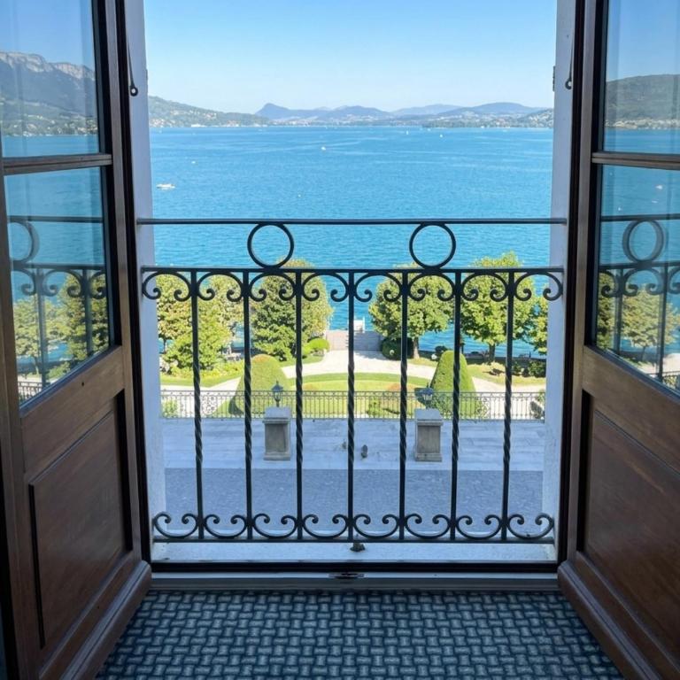 Le Palace de Menthon - Chambre Double - Vue sur Lac - Accès au Spa Inclus - 5