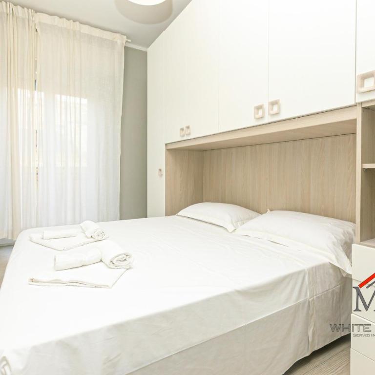 Apartments in Palazzo San Paolo with balconies by ML WHITE HOUSE - Two-Bedroom Deluxe Apartment with Balcony - 6