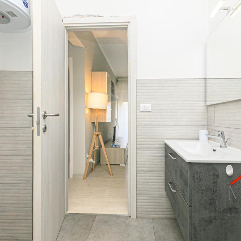 Apartments in Palazzo San Paolo with balconies by ML WHITE HOUSE - Two-Bedroom Apartment with Balcony - 6