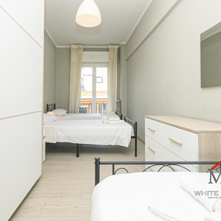 Apartments in Palazzo San Paolo with balconies by ML WHITE HOUSE - Two-Bedroom Deluxe Apartment with Balcony - 7