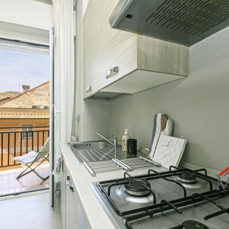 Apartments in Palazzo San Paolo with balconies by ML WHITE HOUSE - Two-Bedroom Deluxe Apartment with Balcony - 8