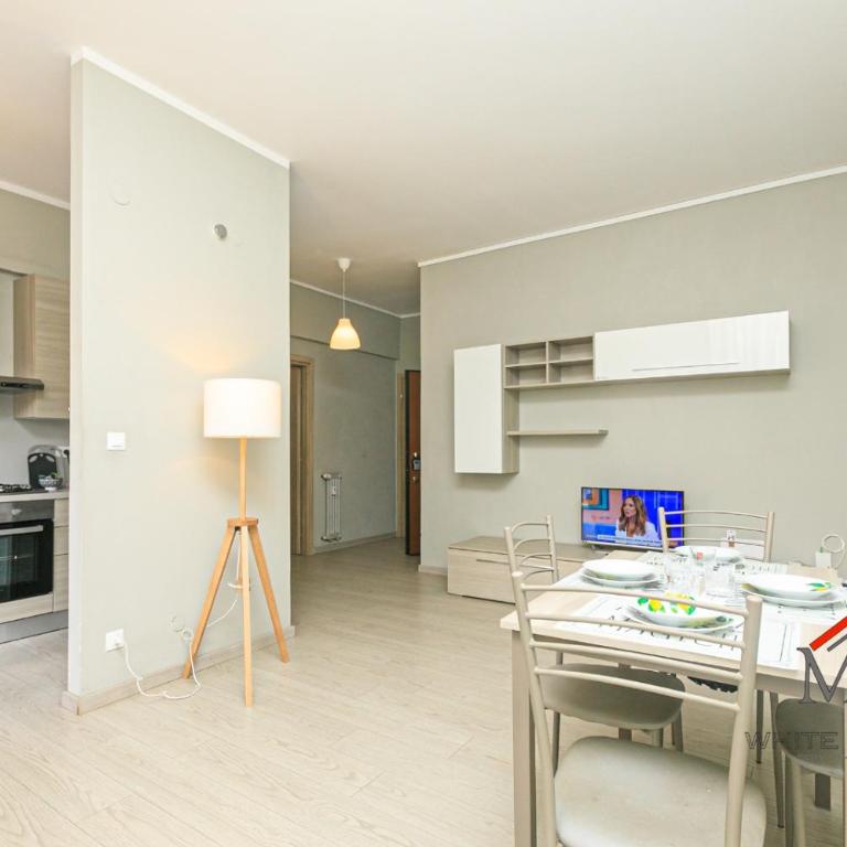 Apartments in Palazzo San Paolo with balconies by ML WHITE HOUSE - Two-Bedroom Deluxe Apartment with Balcony - 4