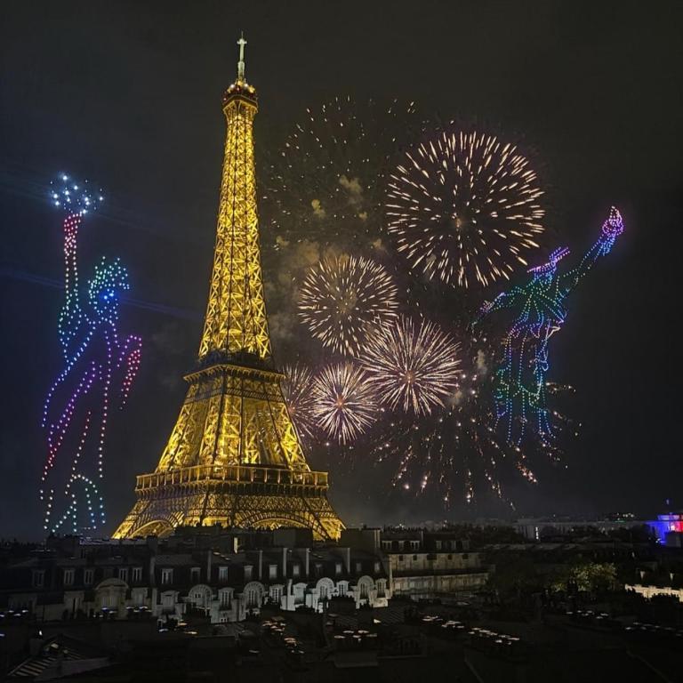 Eiffel Tower View Roof top Luxe services - Appartement 3 Chambres Premium avec Balcon - 3