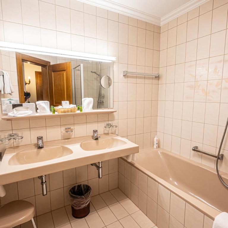 Hotel Hartenfels - Ferienwohnung mit Küchenzeile - 34