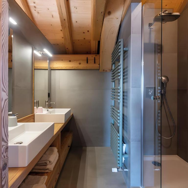 Chalet Picarvan piscine intérieure - Appartement Supérieur avec Balcon - 10