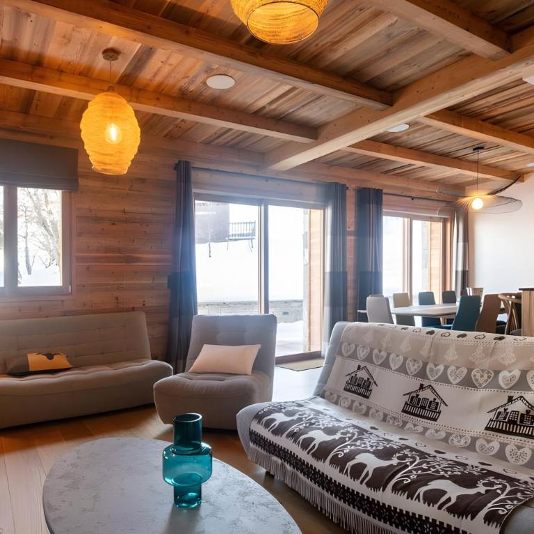 Chalet Picarvan piscine intérieure - Appartement Supérieur avec Balcon - 17