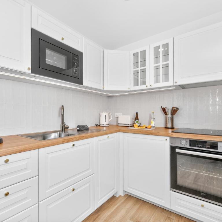 MADONE - Somptueux 2 pièces refait à neuf -Menton -Vue mer- PARKING - Appartement 1 Chambre avec Vue sur la Mer et Terrasse - 13
