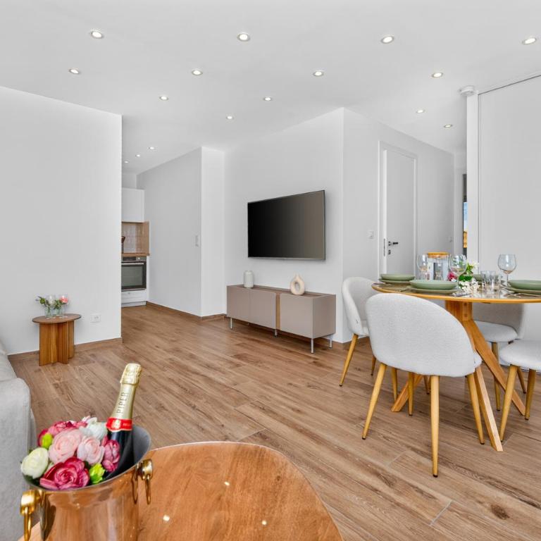 MADONE - Somptueux 2 pièces refait à neuf -Menton -Vue mer- PARKING - Appartement 1 Chambre avec Vue sur la Mer et Terrasse - 27