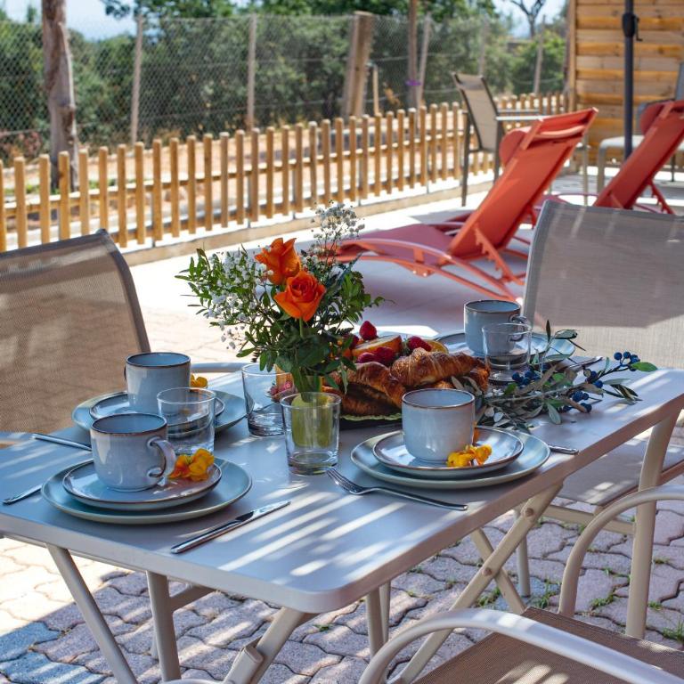MADONE - Somptueux 2 pièces refait à neuf -Menton -Vue mer- PARKING - Appartement 1 Chambre avec Vue sur la Mer et Terrasse - 30