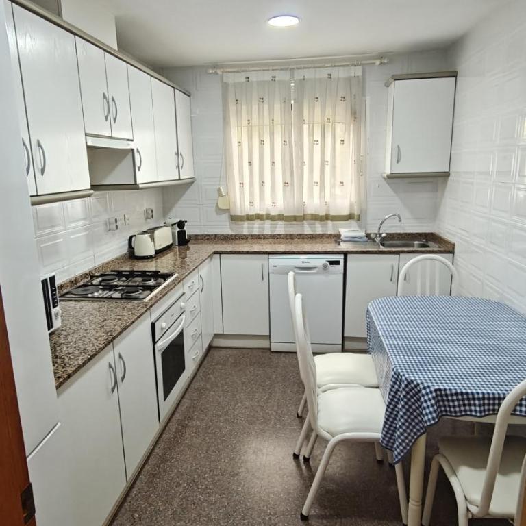 Apartamento Olivar Playa Benidorm - Three-Bedroom Apartment - 9