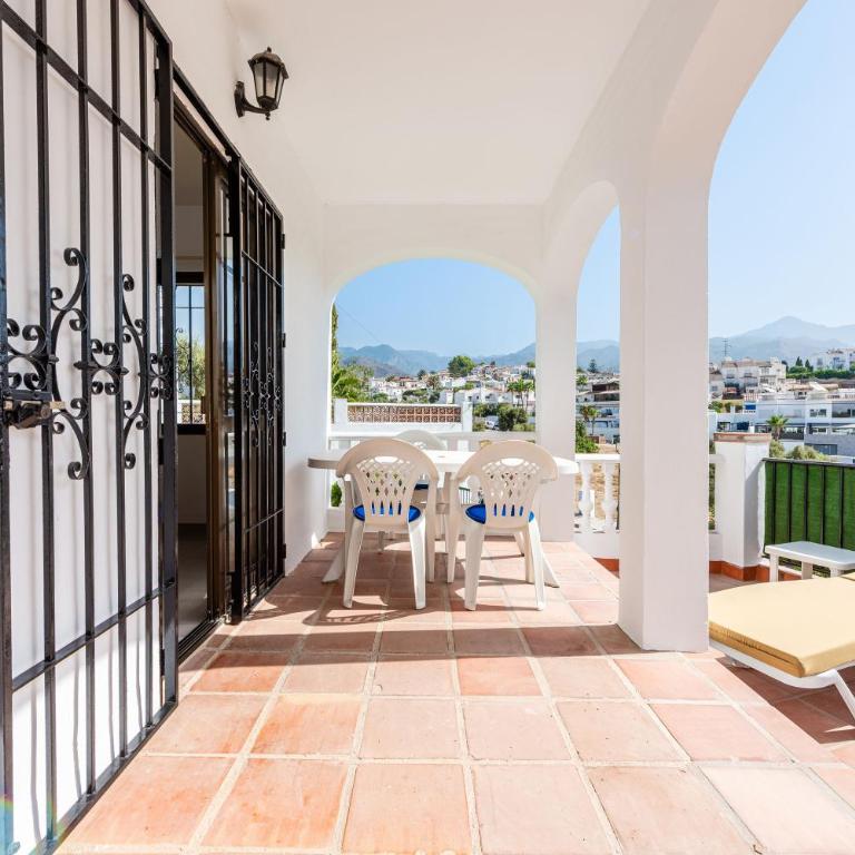 VILLA NORIA Menyber - Three-Bedroom House - 22