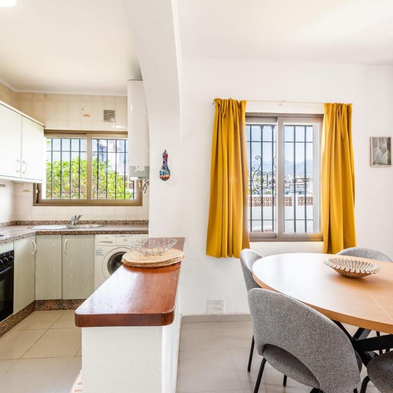 VILLA NORIA Menyber - Three-Bedroom House - 8