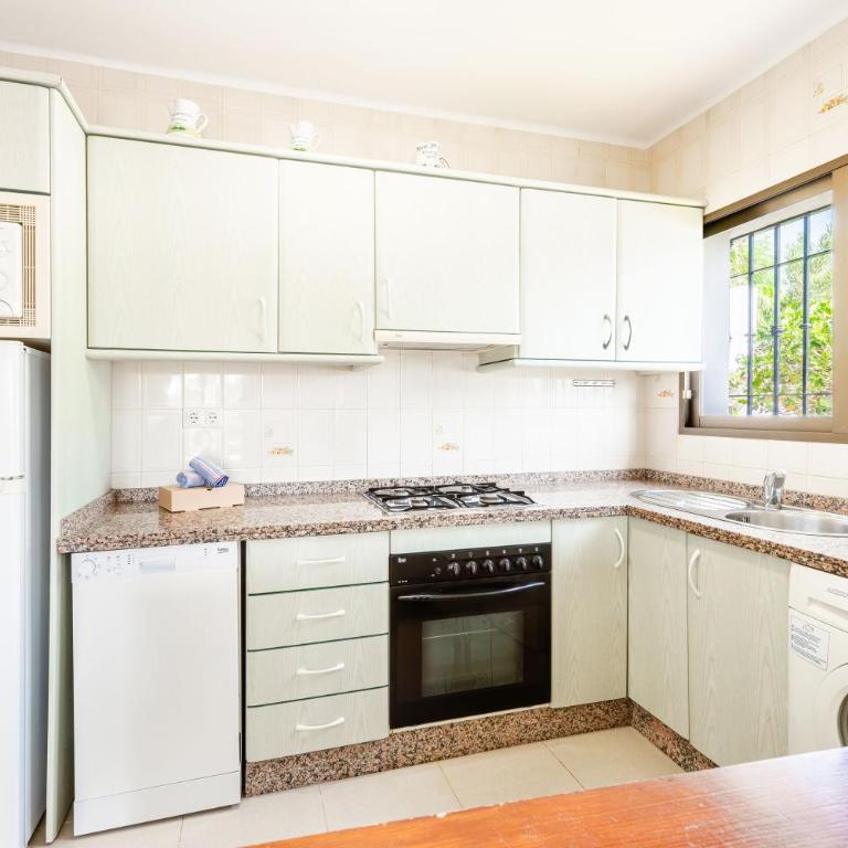 VILLA NORIA Menyber - Three-Bedroom House - 10