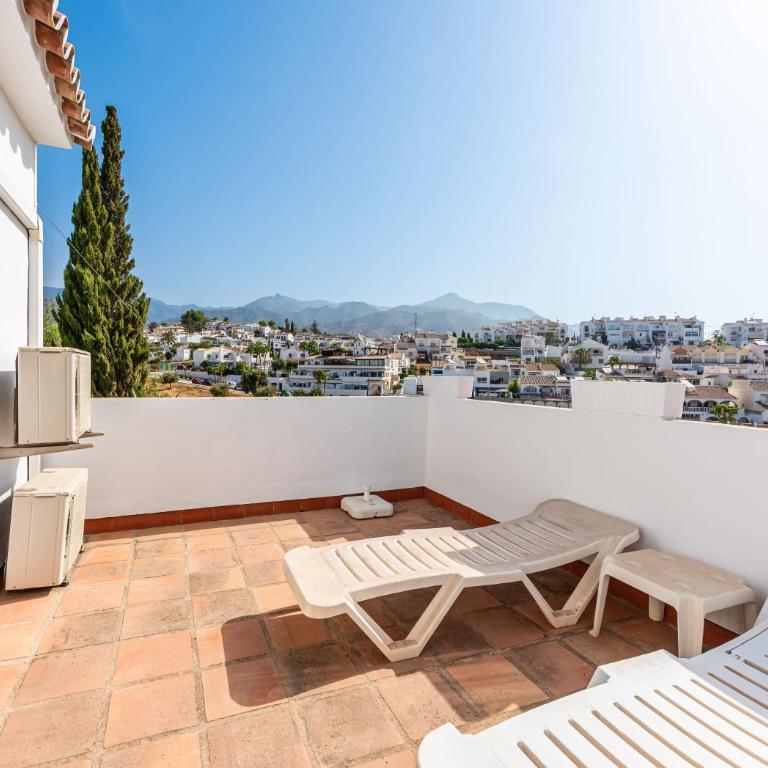 VILLA NORIA Menyber - Three-Bedroom House - 11