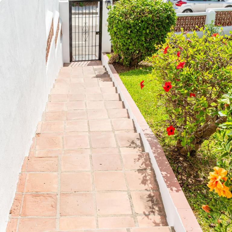 VILLA NORIA Menyber - Three-Bedroom House - 33