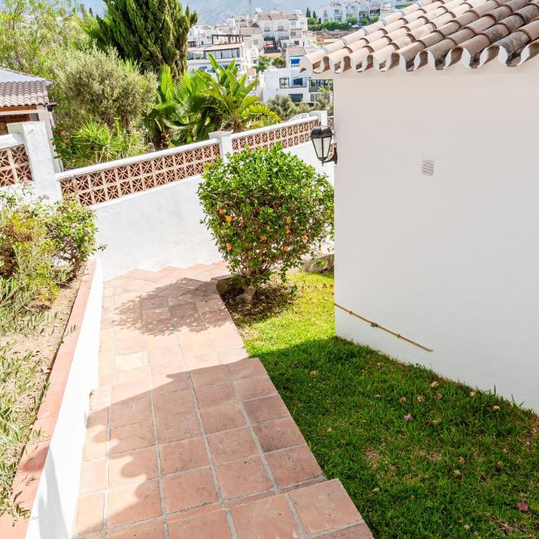 VILLA NORIA Menyber - Three-Bedroom House - 28