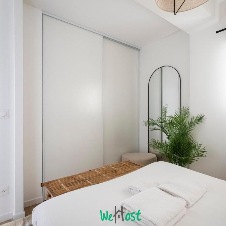 Paris Getaway: Charming 30m² Flat for 4 - Appartement - 10