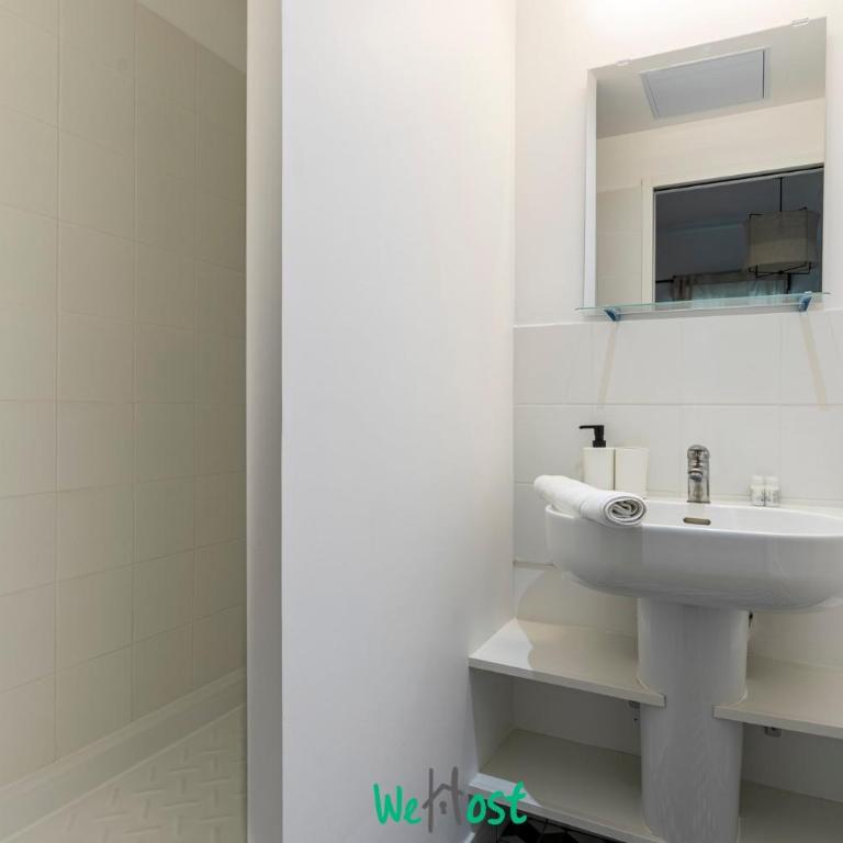 Paris Getaway: Charming 30m² Flat for 4 - Appartement - 5