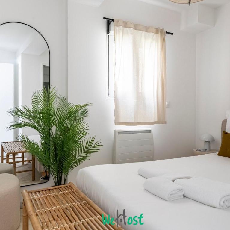 Paris Getaway: Charming 30m² Flat for 4 - Appartement - 9