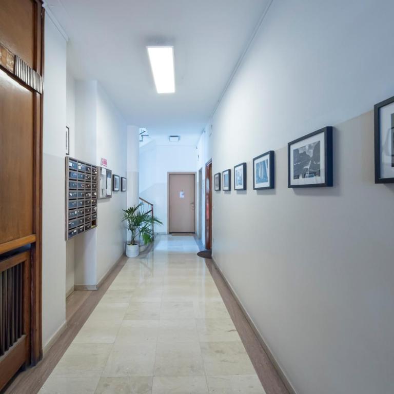 Modern Large Apartment, Bocconi 10 min Walk, Porta Romana, 4 Guests - Apartamento de 1 dormitorio - 25