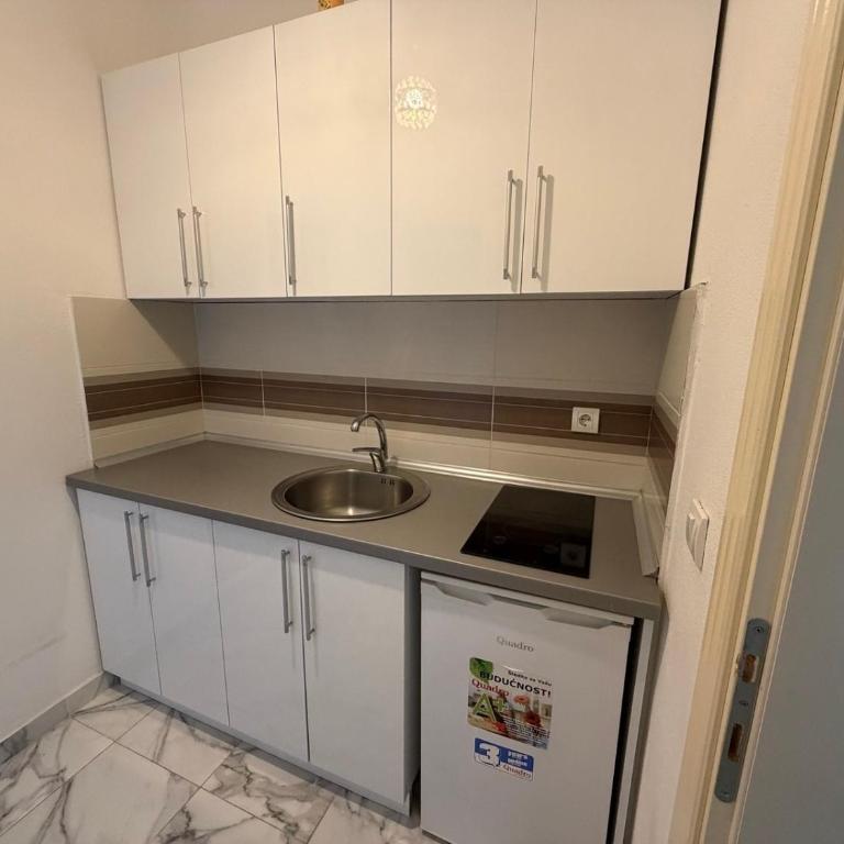 Maxhuri Apartments - Komfor Trokrevetna Soba - 2