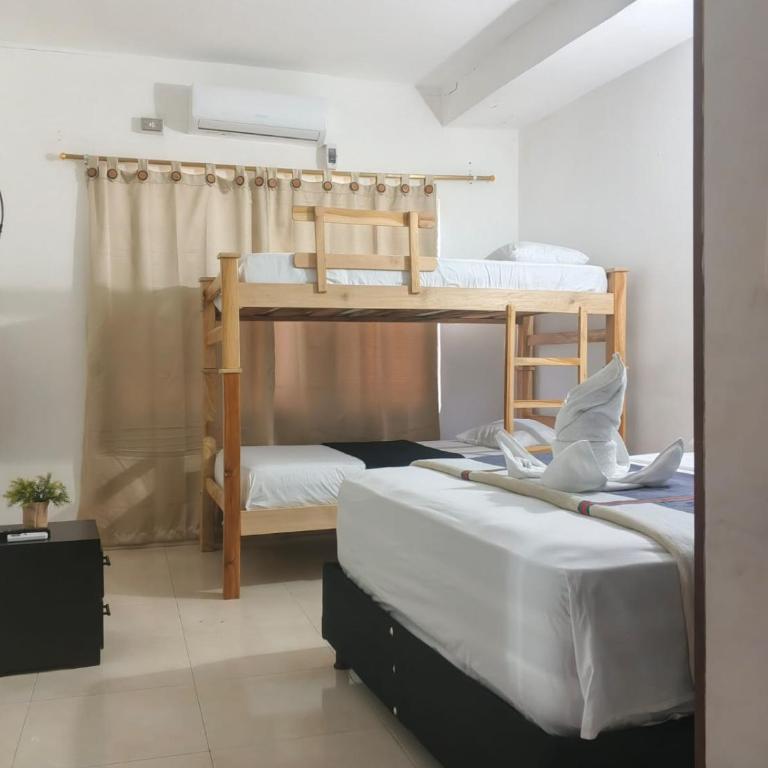 Hotel Montserrat Luxury - Family Room - 5