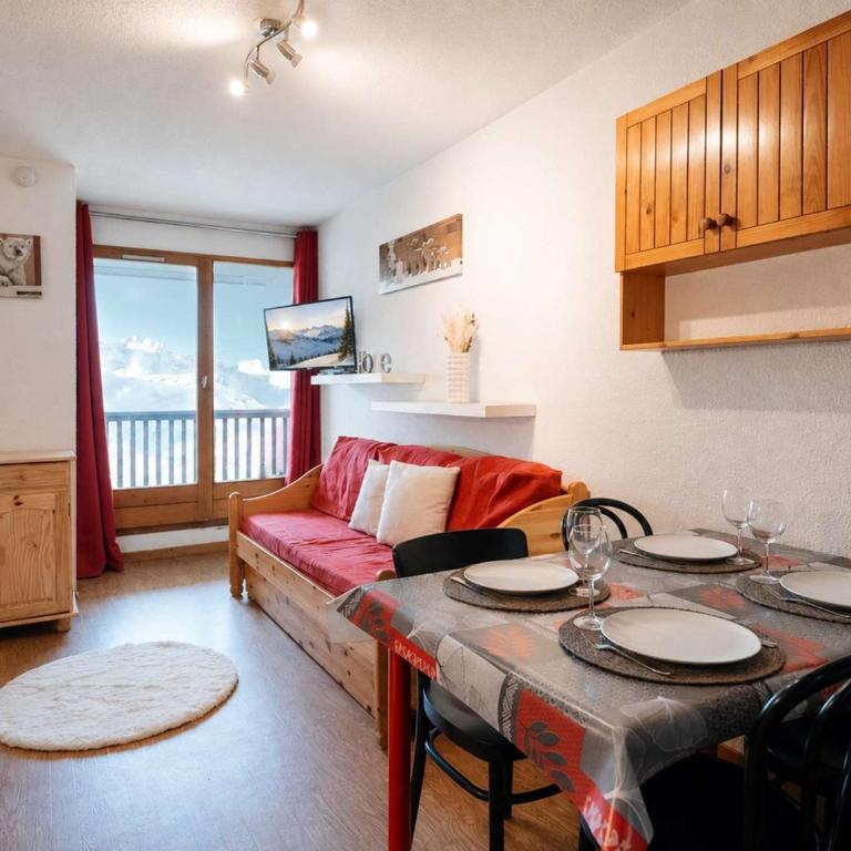 Charmant appart 4 pers skis aux pieds, proche commerces et bus - Studio - 12