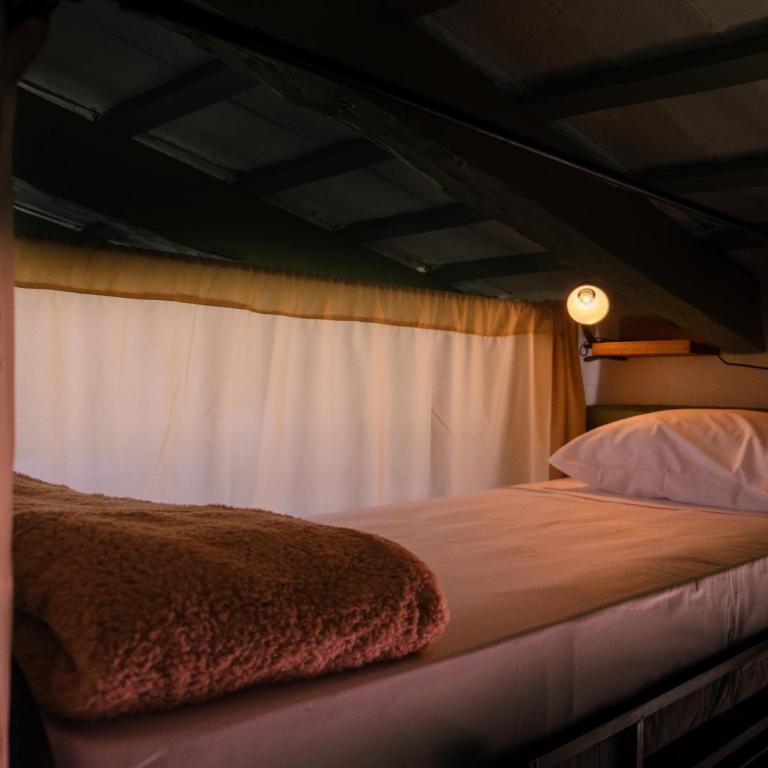 Casa Puka - Bed in 8-Bed Mixed Dormitory Room - 2