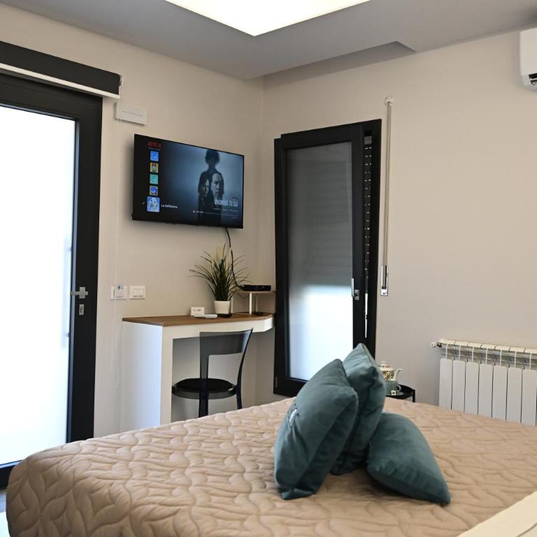 Kleos Luxury Rooms - Camera Deluxe - 4