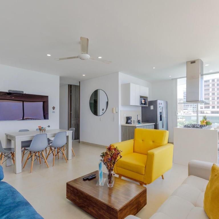 Moderno apartamento en Playa Salguero - Three-Bedroom Apartment with View - 7