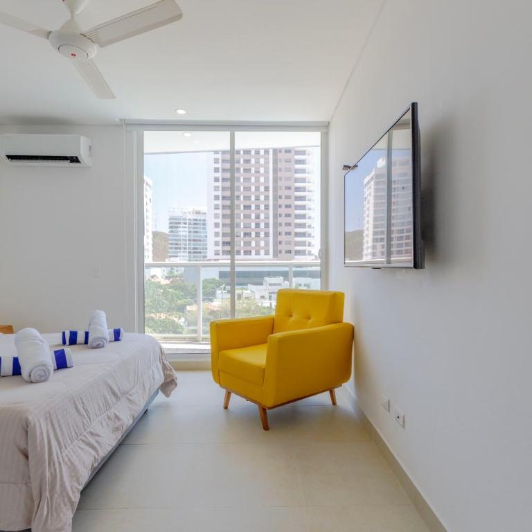Moderno apartamento en Playa Salguero - Three-Bedroom Apartment with View - 65