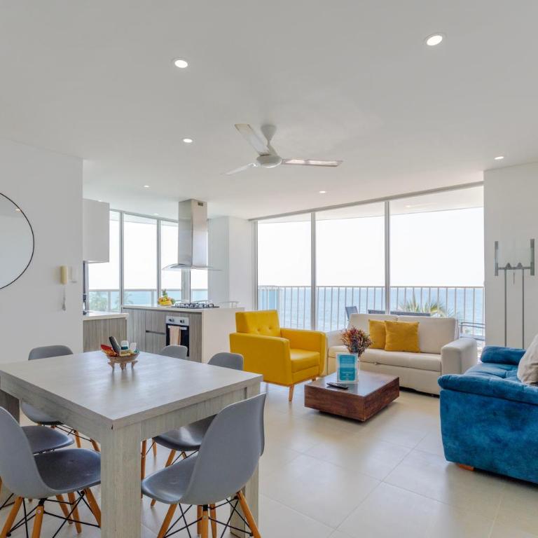 Moderno apartamento en Playa Salguero - Three-Bedroom Apartment with View - 2