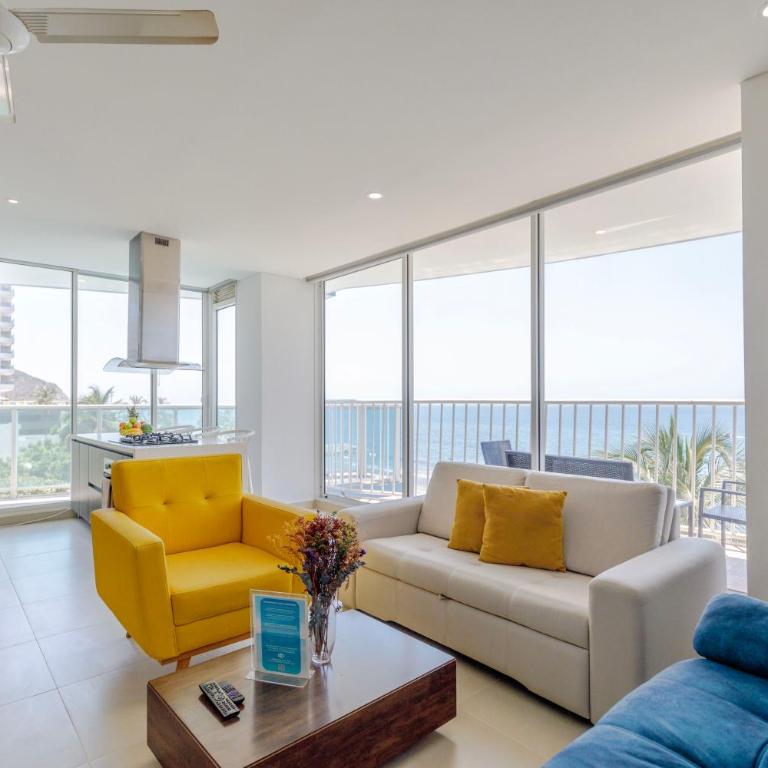 Moderno apartamento en Playa Salguero - Three-Bedroom Apartment with View - 68