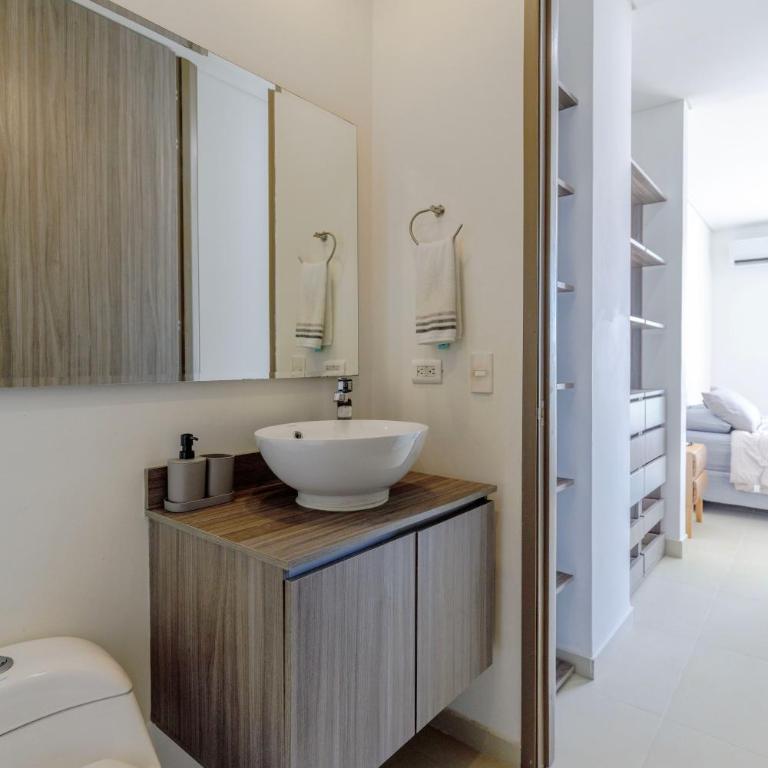 Moderno apartamento en Playa Salguero - Three-Bedroom Apartment with View - 31