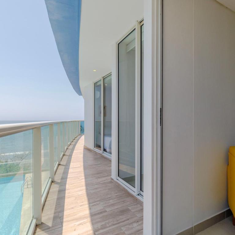 Moderno apartamento en Playa Salguero - Three-Bedroom Apartment with View - 21