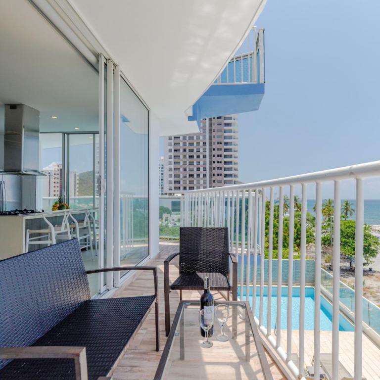 Moderno apartamento en Playa Salguero - Three-Bedroom Apartment with View - 19